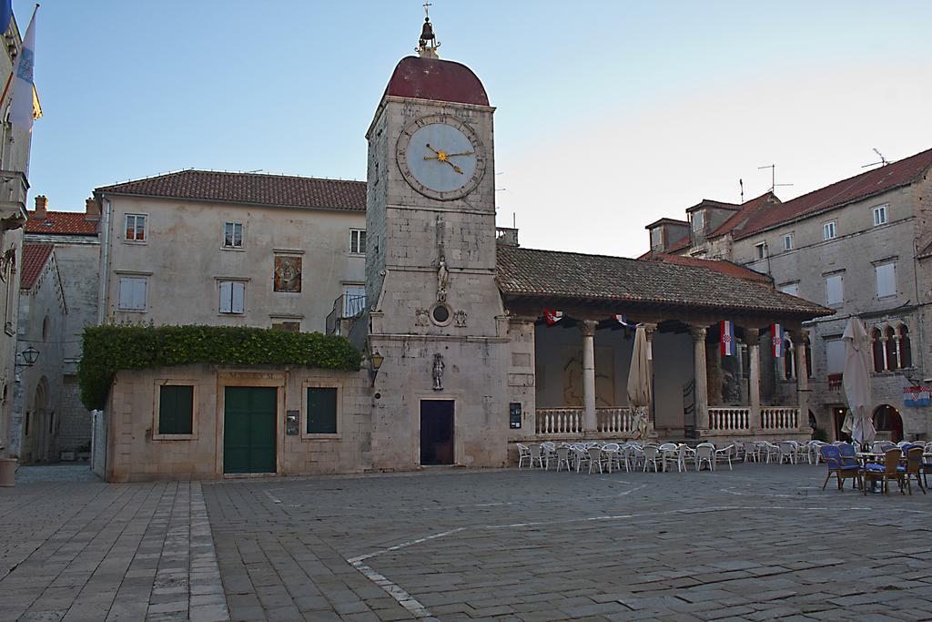 Rooms Livia Trogir Exterior photo